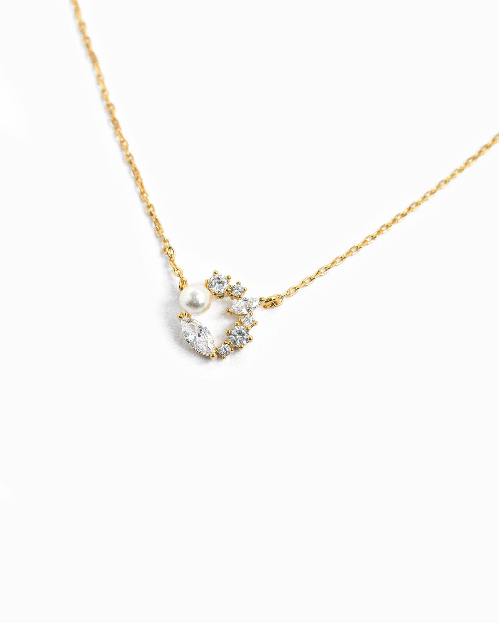 Round Pearl Crystal Flower Necklace