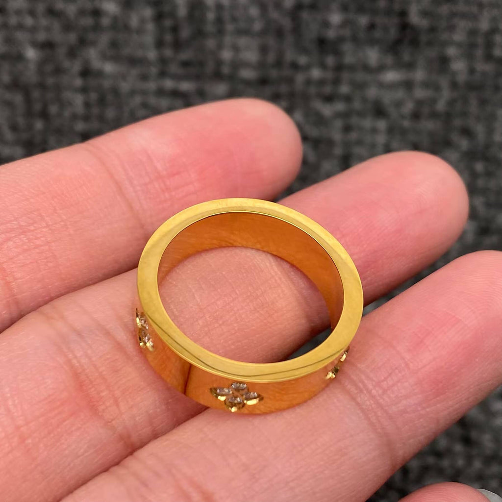 Cubic Zirconia Clover 18K Gold Plated S.Steel Ring - FGS