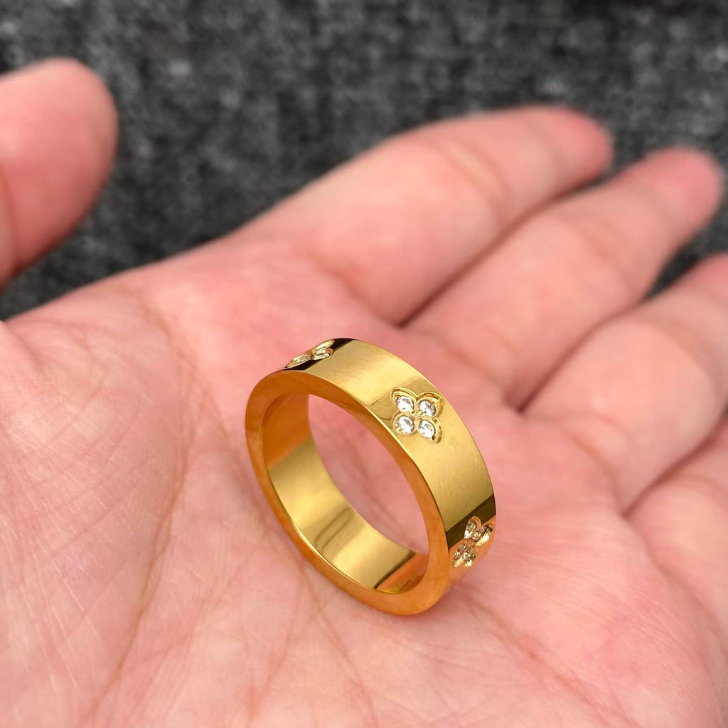 Cubic Zirconia Clover 18K Gold Plated S.Steel Ring - FGS