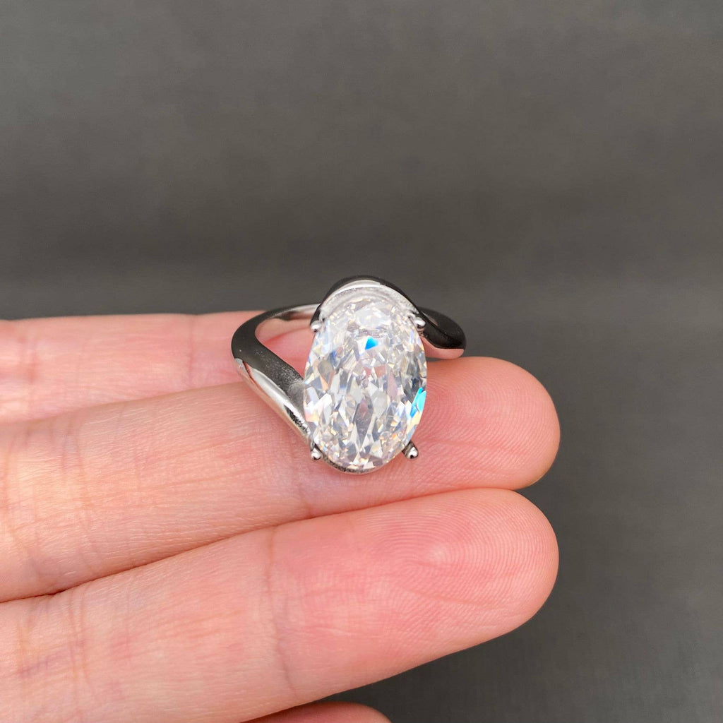 Zircon Inlaid 18K Gold Plated Stainless Steel Ring - FGS