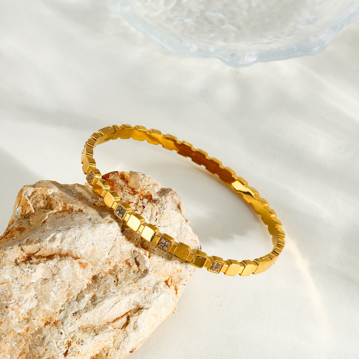 Gold Bracelet Set (4 Pieces)