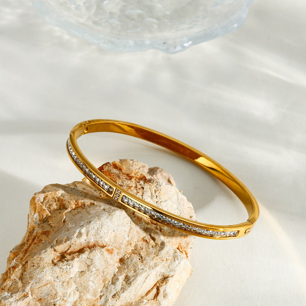 Gold Bracelet Set (4 Pieces)