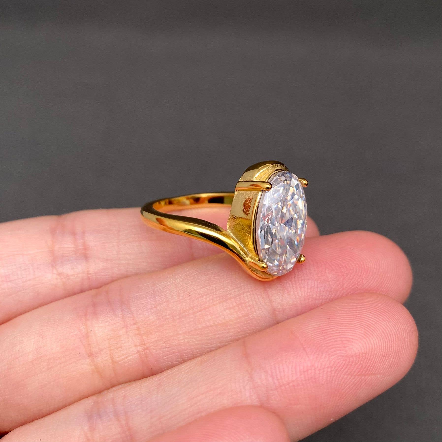 Zircon Inlaid 18K Gold Plated Stainless Steel Ring - FGS